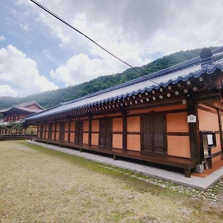 Yeongwol Hwanggung Hanok Pension Bagian luar foto