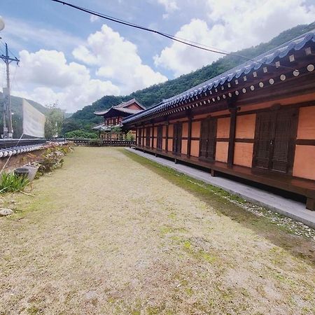 Yeongwol Hwanggung Hanok Pension Bagian luar foto