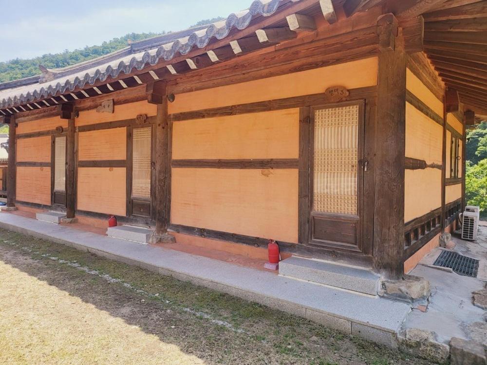 Yeongwol Hwanggung Hanok Pension Ruang foto